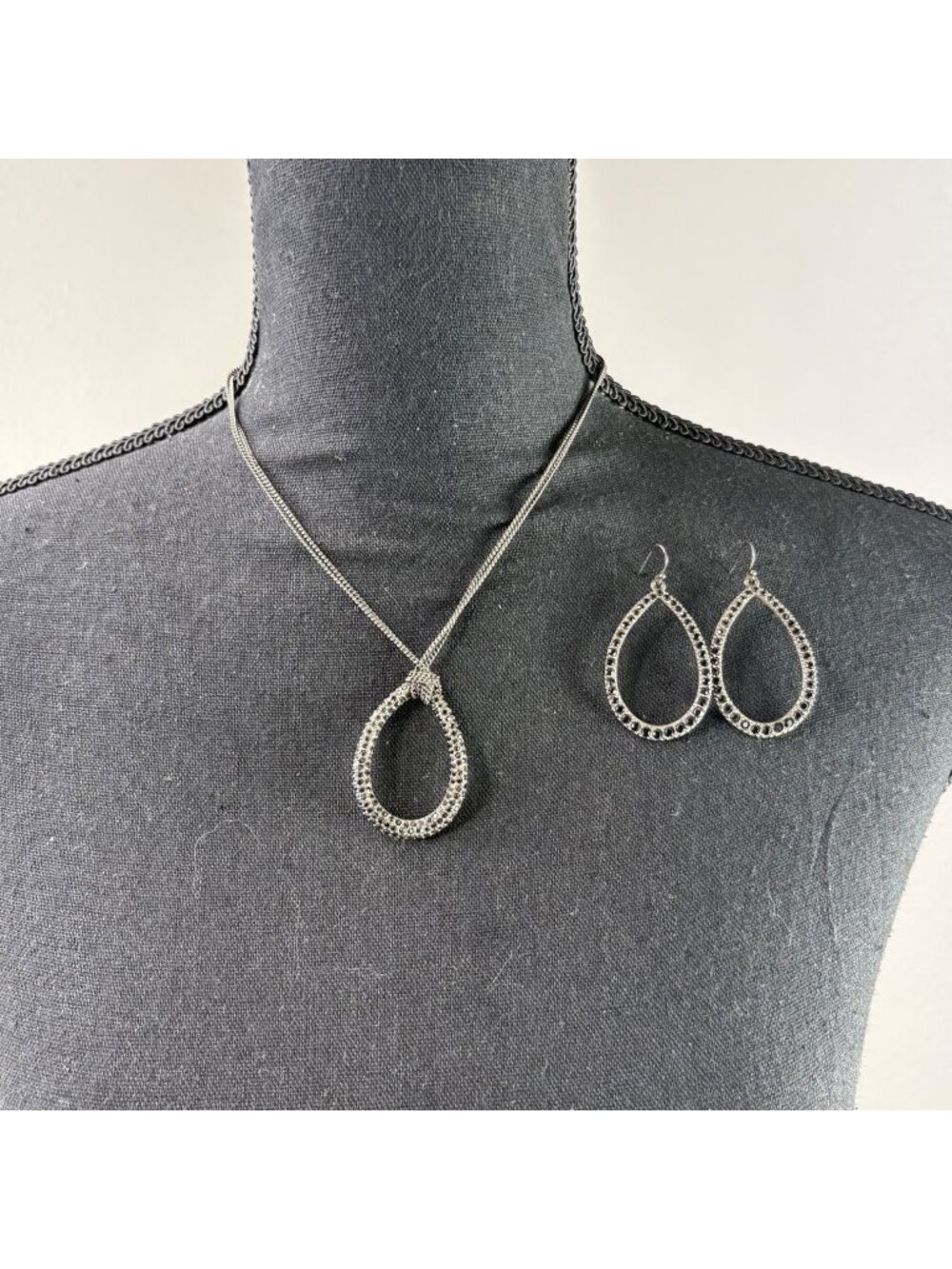 Lia Sophia Tina Necklace Earring Set Hematite Hoop Cut Crystals Drop